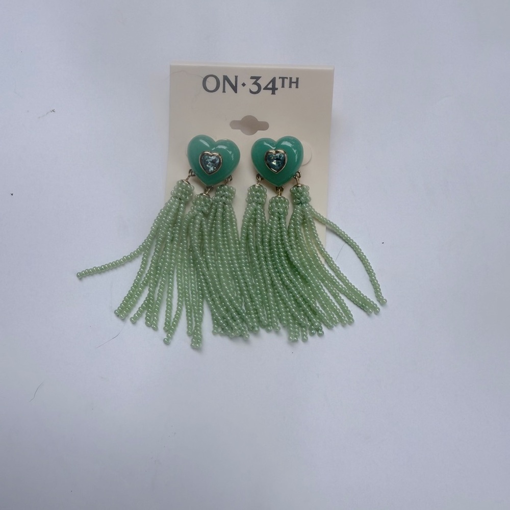 ON:34th Green Heart Tassel Earrings